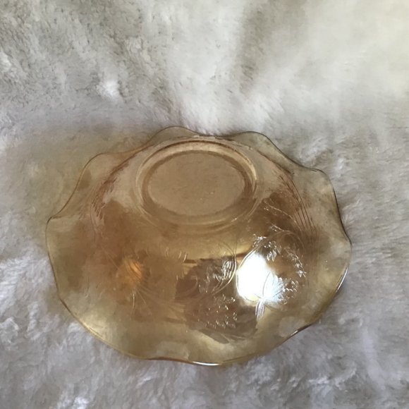 Vintage Iridescent Ruffled Edge Amber Carnival Glass Serving / Centerpiece Bowl - Picture 7 of 9